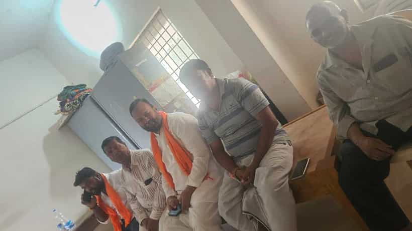 ವಿವಾದಿತ ಜಾಗದಲ್ಲಿ ಶ್ರೀರಾಮನ ಭಾವಚಿತ್ರಕ್ಕೆ ಪೂಜೆ: ಐವರನ್ನು ವಶಕ್ಕೆ ಪಡೆದ ಬಂಕಾಪುರ ಪೊಲೀಸ್