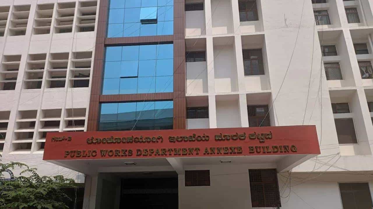 ಲೋಕಸಭೆ ಚುನಾವಣೆ ಬೆನ್ನಲ್ಲೇ ಲೋಕೋಪಯೋಗಿ ಇಲಾಖೆಗೆ ಆದಾಯ ತೆರಿಗೆ ಇಲಾಖೆಯಿಂದ ನೋಟಿಸ್ ಲೋಕಸಭೆ ಚುನಾವಣೆ ಬೆನ್ನಲ್ಲೇ ಲೋಕೋಪಯೋಗಿ ಇಲಾಖೆಗೆ ಆದಾಯ ತೆರಿಗೆ ಇಲಾಖೆಯಿಂದ ನೋಟಿಸ್