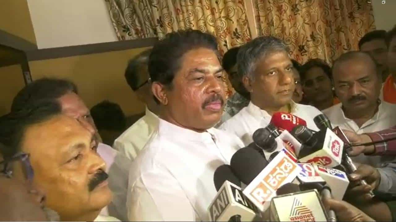 ರಾಮನಿಗೆ ಜೈ ಅಂದ್ರೆ ಜೈಲಿಗೆ ಕಳಸ್ತಾರೆ ಅಂದ್ರೆ ನಾಚಿಕೇಗೇಡು-ಆರ್ ಅಶೋಕ ರಾಮನಿಗೆ ಜೈ ಅಂದ್ರೆ ಜೈಲಿಗೆ ಕಳಸ್ತಾರೆ ಅಂದ್ರೆ ನಾಚಿಕೇಗೇಡು-ಆರ್ ಅಶೋಕ