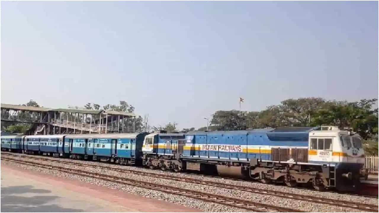 ಕರ್ನಾಟಕದಿಂದ ಅಯೋಧ್ಯೆಗೆ ಆರು ವಿಶೇಷ ರೈಲು: ಶೀಘ್ರದಲ್ಲೇ ಬುಕಿಂಗ್ ಶುರು, ಇಲ್ಲಿದೆ ಪೂರ್ಣ ವಿವರ ಕರ್ನಾಟಕದಿಂದ ಅಯೋಧ್ಯೆಗೆ ಆರು ವಿಶೇಷ ರೈಲು: ಶೀಘ್ರದಲ್ಲೇ ಬುಕಿಂಗ್ ಶುರು, ಇಲ್ಲಿದೆ ಪೂರ್ಣ ವಿವರ