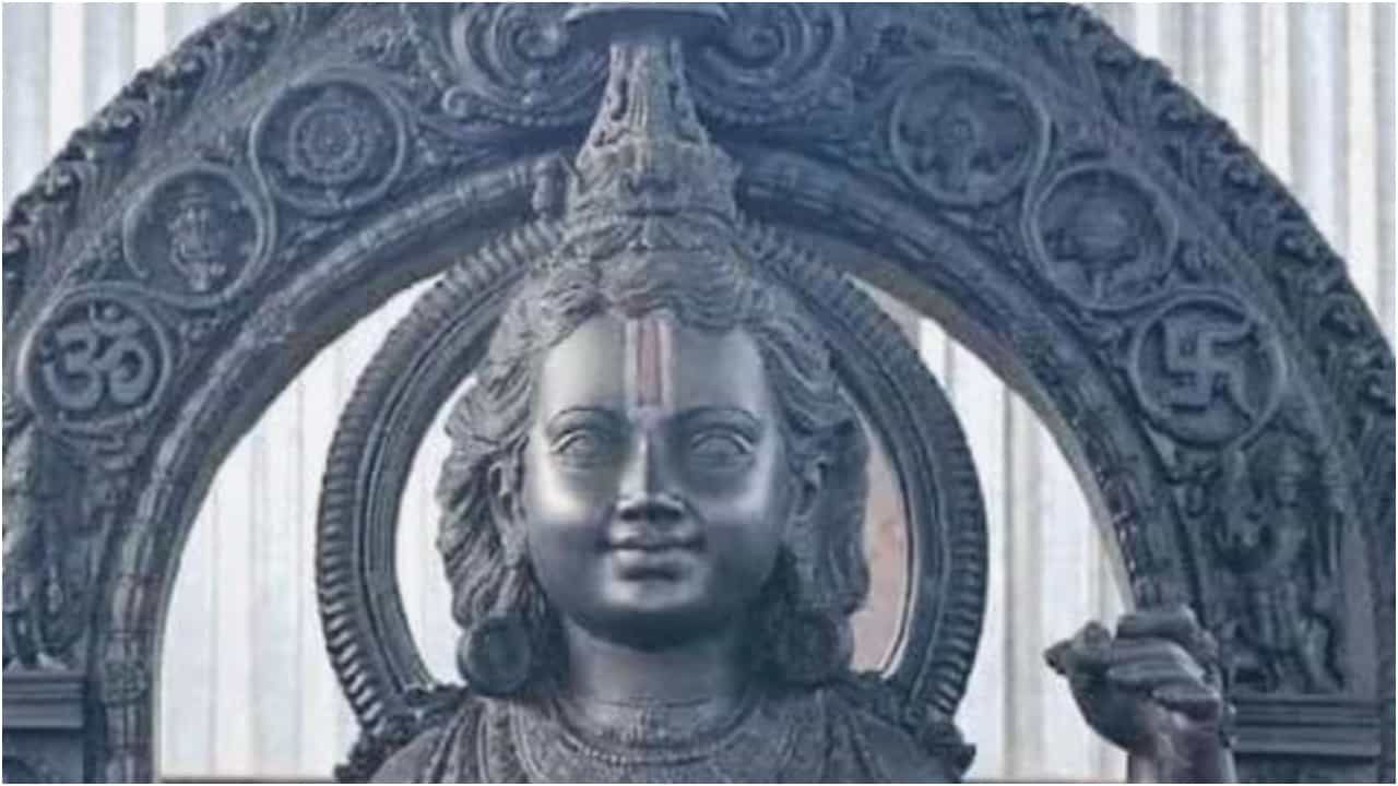 ವೈರಲ್ ಆಗುತ್ತಿರುವ ರಾಮ ಲಲ್ಲಾ ಮೂರ್ತಿ ನಿಜವಾದುದಲ್ಲ: ಅಯೋಧ್ಯೆಯ ಅರ್ಚಕ ಸತ್ಯೇಂದ್ರ ದಾಸ್ ಸ್ಪಷ್ಟೀಕರಣ ವೈರಲ್ ಆಗುತ್ತಿರುವ ರಾಮ ಲಲ್ಲಾ ಮೂರ್ತಿ ನಿಜವಾದುದಲ್ಲ: ಅಯೋಧ್ಯೆಯ ಅರ್ಚಕ ಸತ್ಯೇಂದ್ರ ದಾಸ್ ಸ್ಪಷ್ಟೀಕರಣ