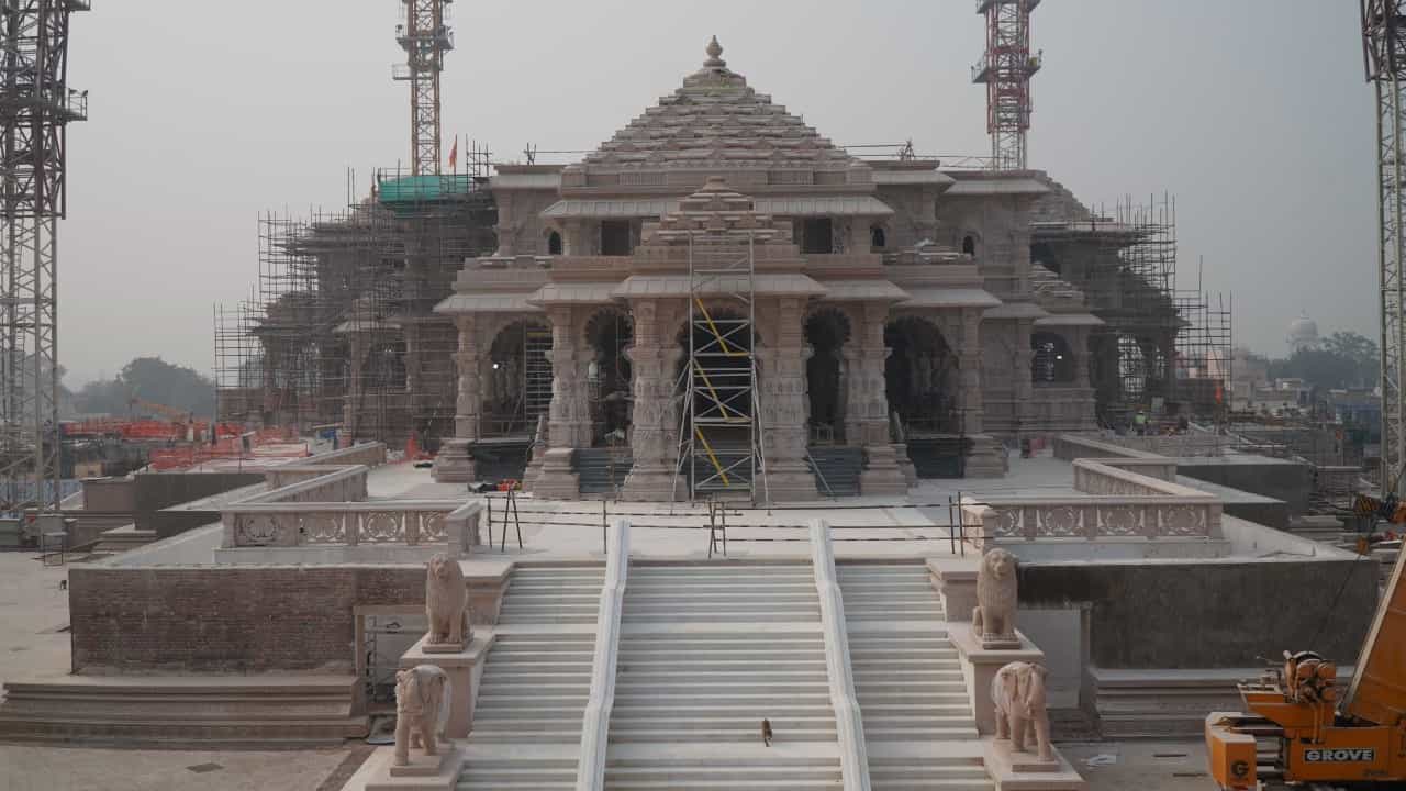 Ram Mandir Event Invitees:ಅಯೋಧ್ಯೆ ರಾಮಮಂದಿರದಲ್ಲಿ ರಾಮಲಲ್ಲಾ ಪ್ರಾಣಪ್ರತಿಷ್ಠಾ; ಸಮಾರಂಭಕ್ಕೆ ಯಾರಿಗೆಲ್ಲ ಆಹ್ವಾನವಿದೆ? Ram Mandir Event Invitees:ಅಯೋಧ್ಯೆ ರಾಮಮಂದಿರದಲ್ಲಿ ರಾಮಲಲ್ಲಾ ಪ್ರಾಣಪ್ರತಿಷ್ಠಾ; ಸಮಾರಂಭಕ್ಕೆ ಯಾರಿಗೆಲ್ಲ ಆಹ್ವಾನವಿದೆ?