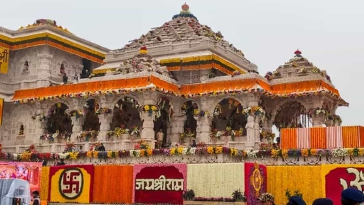 ರಾಮ ಮಂದಿರದಲ್ಲಿ ಬಾಲರಾಮ ಪ್ರತಿಷ್ಠಾಪನೆಯ ನಂತರ ಅಯೋಧ್ಯೆಯಲ್ಲಿ ನಿರ್ಮಾಣವಾಗಲಿದೆ 13 ದೇವಾಲಯ ರಾಮ ಮಂದಿರದಲ್ಲಿ ಬಾಲರಾಮ ಪ್ರತಿಷ್ಠಾಪನೆಯ ನಂತರ ಅಯೋಧ್ಯೆಯಲ್ಲಿ ನಿರ್ಮಾಣವಾಗಲಿದೆ 13 ದೇವಾಲಯ