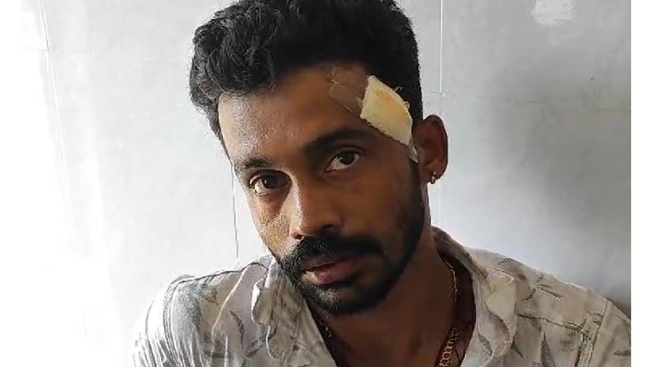 ಮಂಗಳೂರು: ರಾಮಮಂದಿರ ಮಂತ್ರಾಕ್ಷತೆ ವಿತರಣಾ ಸಂಚಾಲಕನ ಮೇಲೆ ಹಲ್ಲೆ ಮಂಗಳೂರು: ರಾಮಮಂದಿರ ಮಂತ್ರಾಕ್ಷತೆ ವಿತರಣಾ ಸಂಚಾಲಕನ ಮೇಲೆ ಹಲ್ಲೆ