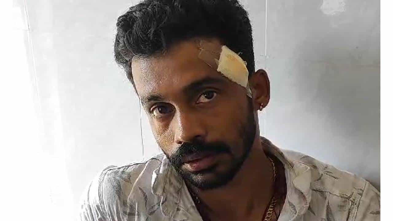 ಮಂಗಳೂರು: ರಾಮಮಂದಿರ ಮಂತ್ರಾಕ್ಷತೆ ವಿತರಣಾ ಸಂಚಾಲಕನ ಮೇಲೆ ಹಲ್ಲೆ ಮಂಗಳೂರು: ರಾಮಮಂದಿರ ಮಂತ್ರಾಕ್ಷತೆ ವಿತರಣಾ ಸಂಚಾಲಕನ ಮೇಲೆ ಹಲ್ಲೆ