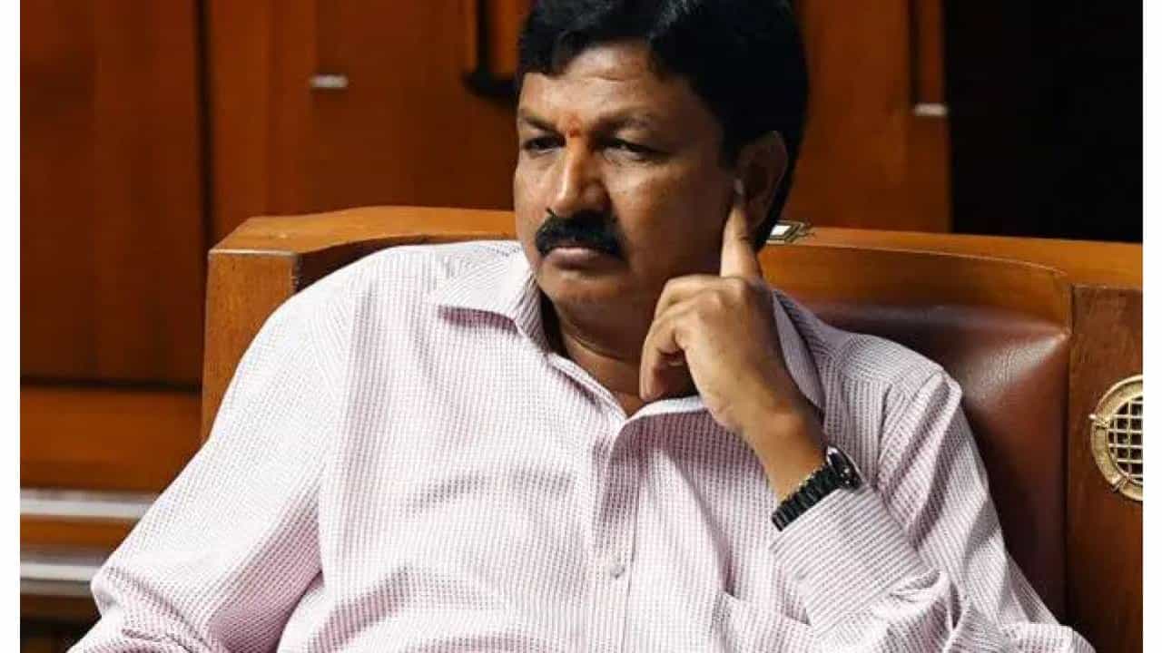 ರಮೇಶ್ ಜಾರಕಿಹೊಳಿ ಮಾಲೀಕತ್ವದ ಸಕ್ಕರೆ ಕಾರ್ಖಾನೆ ಮೇಲೆ ಸಿಐಡಿ ದಾಳಿ