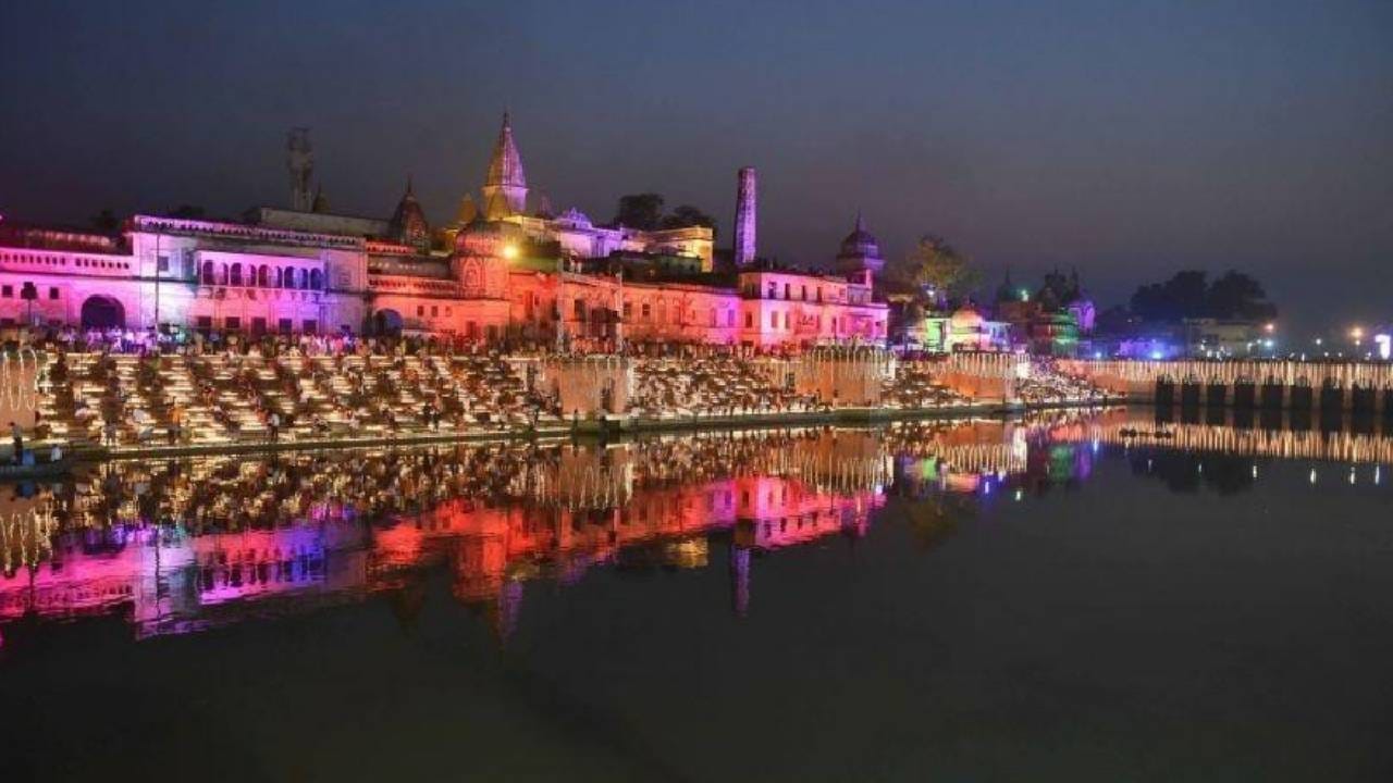 Solar Boat: ಸರಯೂ ನದಿಯಲ್ಲಿ ಭಾರತದ ಮೊಟ್ಟ ಮೊದಲ ಸೋಲಾರ್ ಬೋಟ್ ಸೇವೆ ಶೀಘ್ರ ಆರಂಭ Solar Boat: ಸರಯೂ ನದಿಯಲ್ಲಿ ಭಾರತದ ಮೊಟ್ಟ ಮೊದಲ ಸೋಲಾರ್ ಬೋಟ್ ಸೇವೆ ಶೀಘ್ರ ಆರಂಭ