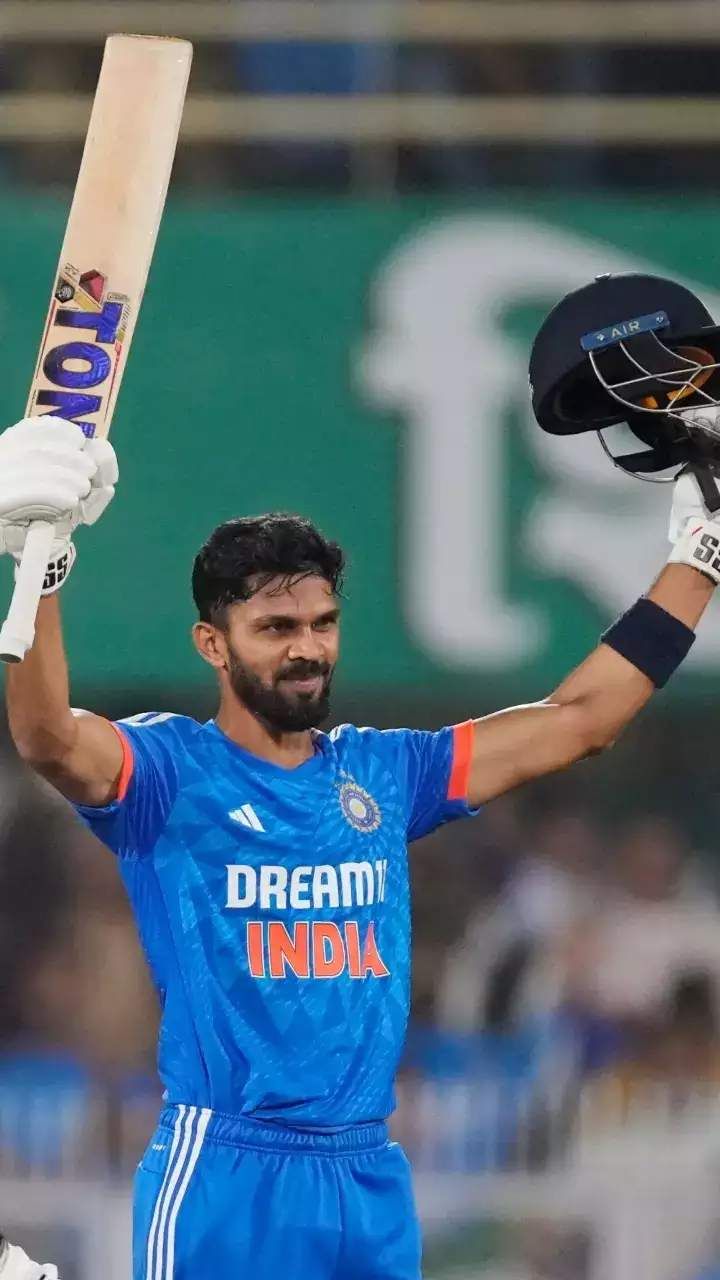 ರುತುರಾಜ್ ಗಾಯಕ್ವಾಡ್ ನವೆಂಬರ್ 28, 2023 ರಂದು ಗುವಾಹಟಿಯಲ್ಲಿ ಆಸ್ಟ್ರೇಲಿಯಾ ವಿರುದ್ಧ 57 ಎಸೆತಗಳಲ್ಲಿ 123 ರನ್ ಗಳಿಸಿ ಎರಡನೇ ಸ್ಥಾನದಲ್ಲಿದ್ದಾರೆ.
