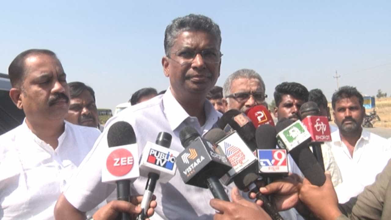 ಯಾರು ಹೋಗ್ತಾರೋ ಬಿಡುತ್ತಾರೋ ನಮ್ಮ ಕೈಯಲ್ಲಿ ಇಲ್ಲ: ಸಚಿವ ಸತೀಶ್ ಜಾರಕಿಹೊಳಿ ಯಾರು ಹೋಗ್ತಾರೋ ಬಿಡುತ್ತಾರೋ ನಮ್ಮ ಕೈಯಲ್ಲಿ ಇಲ್ಲ: ಸಚಿವ ಸತೀಶ್ ಜಾರಕಿಹೊಳಿ