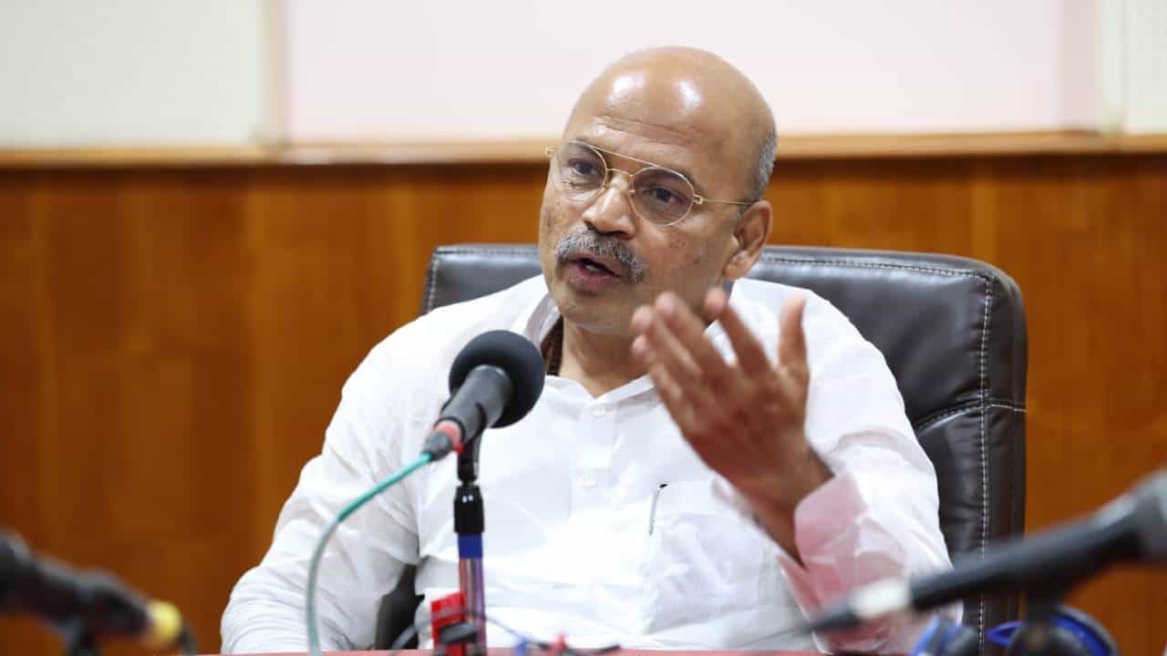 ಯುವ ನಿಧಿ ಫಲಾನುಭವಿಗಳಿಗೆ ಕೌಶಲ್ಯ ತರಬೇತಿ: ಸಚಿವ ಶರಣ ಪ್ರಕಾಶ್ ಪಾಟೀಲ್ ಯುವ ನಿಧಿ ಫಲಾನುಭವಿಗಳಿಗೆ ಕೌಶಲ್ಯ ತರಬೇತಿ: ಸಚಿವ ಶರಣ ಪ್ರಕಾಶ್ ಪಾಟೀಲ್