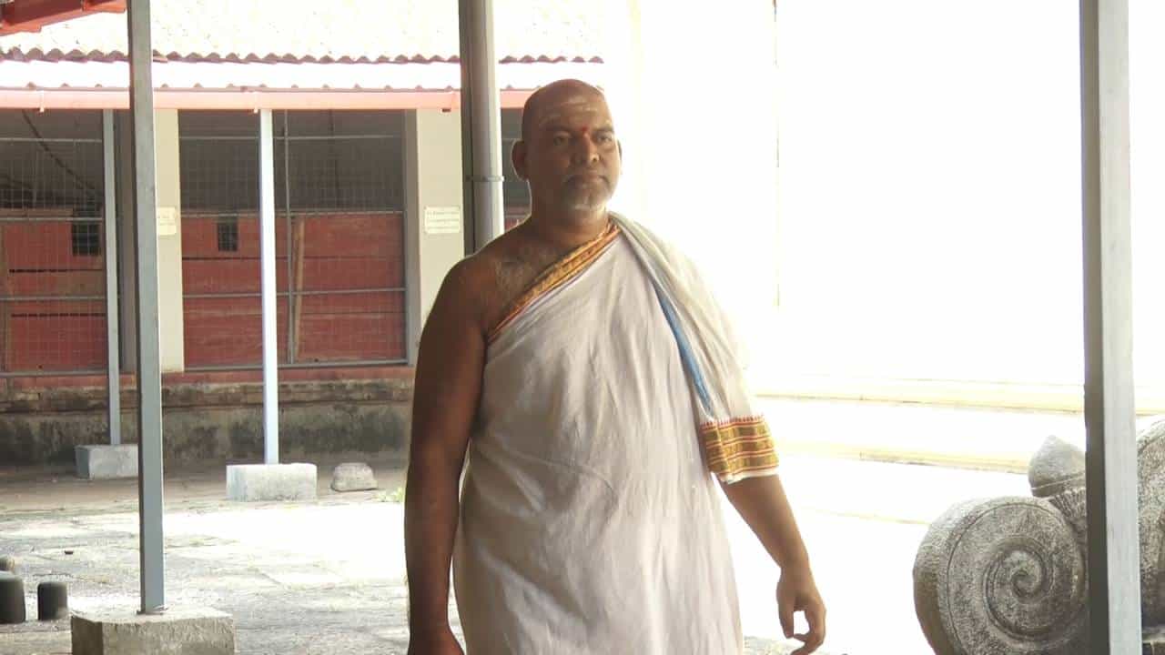 ಅಯೋಧ್ಯೆ ರಾಮಮಂದಿರದಲ್ಲಿ ರಾಮಲಲ್ಲಾ ಪ್ರಾಣ ಪ್ರತಿಷ್ಠಾಪನೆಗೆ ಶೃಂಗೇರಿ ಮಠದ ಪುರೋಹಿತ ಶಿವಕುಮಾರ ಶರ್ಮಾರಿಗೆ ಆಹ್ವಾನ ಅಯೋಧ್ಯೆ ರಾಮಮಂದಿರದಲ್ಲಿ ರಾಮಲಲ್ಲಾ ಪ್ರಾಣ ಪ್ರತಿಷ್ಠಾಪನೆಗೆ ಶೃಂಗೇರಿ ಮಠದ ಪುರೋಹಿತ ಶಿವಕುಮಾರ ಶರ್ಮಾರಿಗೆ ಆಹ್ವಾನ