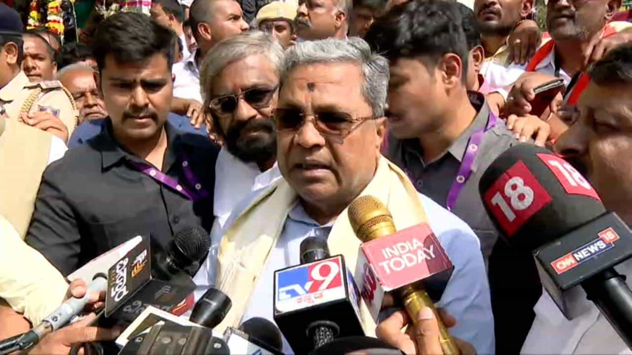ಬಿಜೆಪಿಯಲಿ ಅವಮಾನ ಆಗಿದೆ ಮತ್ತೆ ಹೋಗಲ್ಲ ಎಂದಿದ್ದರು, ಕಾಂಗ್ರೆಸ್ ಪಕ್ಷದಲ್ಲಿ ಶೆಟ್ಟರ್ಗೆ ಯಾವುದೇ ಅನ್ಯಾಯ ಆಗಿಲ್ಲ -ಸಿಎಂ ಸಿದ್ದರಾಮಯ್ಯ ಬಿಜೆಪಿಯಲಿ ಅವಮಾನ ಆಗಿದೆ ಮತ್ತೆ ಹೋಗಲ್ಲ ಎಂದಿದ್ದರು, ಕಾಂಗ್ರೆಸ್ ಪಕ್ಷದಲ್ಲಿ ಶೆಟ್ಟರ್ಗೆ ಯಾವುದೇ ಅನ್ಯಾಯ ಆಗಿಲ್ಲ -ಸಿಎಂ ಸಿದ್ದರಾಮಯ್ಯ