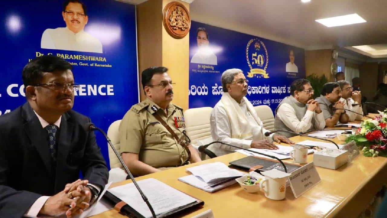 ಕರ್ನಾಟಕ ಏಕೀಕರಣದ ಸುವರ್ಣ ಮಹೋತ್ಸವದ ಅಂಗವಾಗಿ ಪೊಲೀಸ್ ಇಲಾಖೆಗೆ ಮುಖ್ಯಮಂತ್ರಿ ಸಿದ್ದರಾಮಯ್ಯನವರು ಮಹತ್ವದ ಘೋಷಣೆಗಳನ್ನು ಮಾಡಿದ್ದಾರೆ