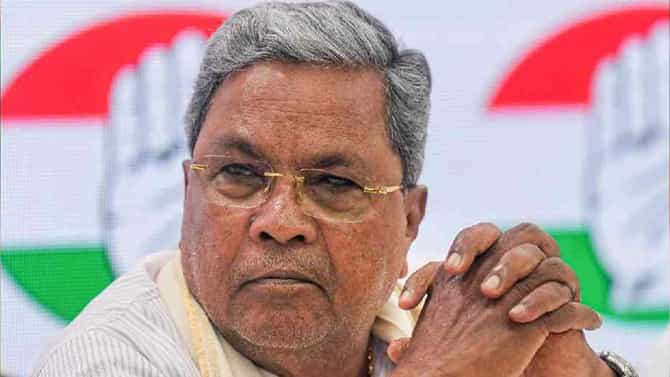 ಸಿದ್ದರಾಮಯ್ಯ ಕರ್ನಾಟಕದ ಸೊಕ್ಕಿನ ಮನುಷ್ಯ -ಸರಣಿ ಟ್ವೀಟ್ ಮೂಲಕ JDS ಕಿಡಿ