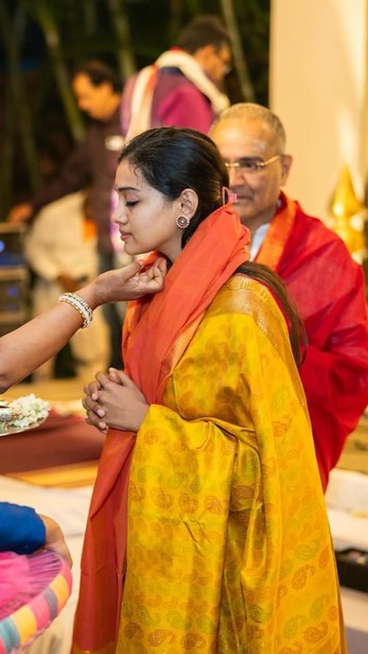 ‘ಎರಡು ಕನಸು’ ಸಿನಿಮಾದ ‘ಪೂಜಿಸಲೆಂದೆ ಹೂಗಳ ತಂದೆ’ ಹಾಡನ್ನು ತಮ್ಮದೇ ಶೈಲಿಯಲ್ಲಿ ಹಾಡಿದ್ದ ಶಿವಶ್ರೀ.