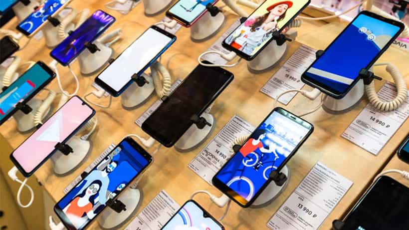Budget Smartphones: ಜನವರಿಯಲ್ಲಿ 10,000 ರೂ. ಒಳಗೆ ಖರೀದಿಸಬಹುದಾದ 5 ಬೆಸ್ಟ್ ಸ್ಮಾರ್ಟ್ಫೋನ್ಸ್ ಇಲ್ಲಿದೆ ನೋಡಿ