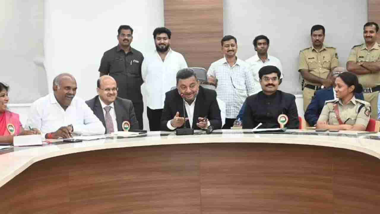 ದಾವಣಗೆರೆಯಲ್ಲಿ ಫೆ. 3, 4 ರಂದು 38ನೇ ರಾಜ್ಯ ಪತ್ರಕರ್ತರ ಸಮ್ಮೇಳನ: ಜನರ ಮನದಲ್ಲಿ ಉಳಿಯುವ ರೀತಿ ಆಯೋಚಿಸಲು ಸೂಚನೆ: ಎಸ್ಎಸ್ ಮಲ್ಲಿಕಾರ್ಜುನ