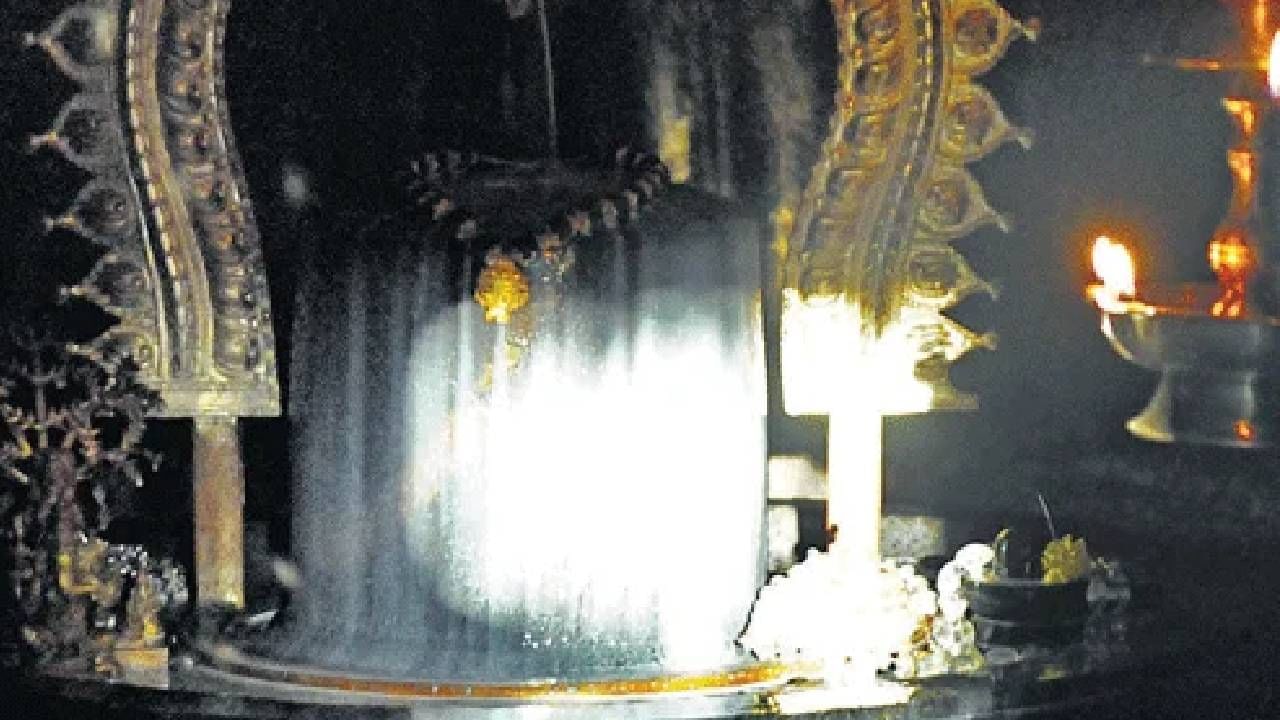 Gavi Gangadhareshwara Temple: ಸಂಕ್ರಾಂತಿಯಂದು ವಿಶೇಷ ವಿಸ್ಮಯಕ್ಕೆ ಸಾಕ್ಷಿಯಾಗಲಿದೆ ಗವಿಗಂಗಾಧರೇಶ್ವರ ದೇವಸ್ಥಾನ Gavi Gangadhareshwara Temple: ಸಂಕ್ರಾಂತಿಯಂದು ವಿಶೇಷ ವಿಸ್ಮಯಕ್ಕೆ ಸಾಕ್ಷಿಯಾಗಲಿದೆ ಗವಿಗಂಗಾಧರೇಶ್ವರ ದೇವಸ್ಥಾನ