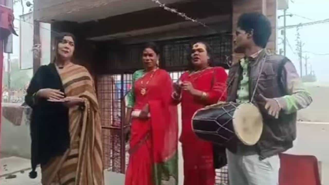 ರಾಮ ಮಂದಿರ: ಜ. 22ರಂದು ಹುಟ್ಟಿದ ಶಿಶುಗಳನ್ನು ಆಶೀರ್ವದಿಸಲು ಹಣ ಪಡೆಯೋದಿಲ್ಲ ಎಂದ ತೃತೀಯಲಿಂಗಿಗಳು ರಾಮ ಮಂದಿರ: ಜ. 22ರಂದು ಹುಟ್ಟಿದ ಶಿಶುಗಳನ್ನು ಆಶೀರ್ವದಿಸಲು ಹಣ ಪಡೆಯೋದಿಲ್ಲ ಎಂದ ತೃತೀಯಲಿಂಗಿಗಳು