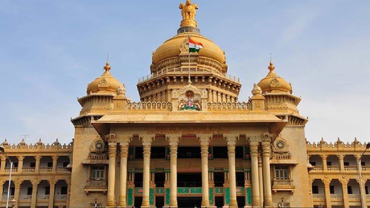 ಇಬ್ಬರು ಐಎಎಸ್, ಇಬ್ಬರು ಕೆಎಎಸ್ ಅಧಿಕಾರಿಗಳ ವರ್ಗಾವಣೆ ಮಾಡಿದ ರಾಜ್ಯ ಸರ್ಕಾರ