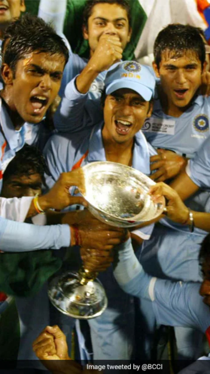 ಬಳಿಕ 2008 ರಲ್ಲಿ ವಿರಾಟ್ ಕೊಹ್ಲಿ ನಾಯಕತ್ವದಲ್ಲಿ ಭಾರತ ಯುವ ಪಡೆ ಎರಡನೇ ಬಾರಿಗೆ ವಿಶ್ವಕಪ್ ಟ್ರೋಫಿಯನ್ನು ಎತ್ತಿ ಹಿಡಿದಿತ್ತು.