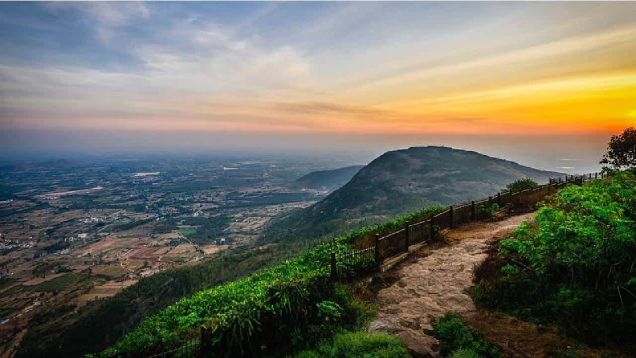 Karnataka Weather: ಬೆಂಗಳೂರು ಸೇರಿ ಹಲವೆಡೆ ಮೋಡಕವಿದ ವಾತಾವರಣ, ಚಳಿ ಕೊಂಚ ಕಡಿಮೆ Karnataka Weather: ಬೆಂಗಳೂರು ಸೇರಿ ಹಲವೆಡೆ ಮೋಡಕವಿದ ವಾತಾವರಣ, ಚಳಿ ಕೊಂಚ ಕಡಿಮೆ