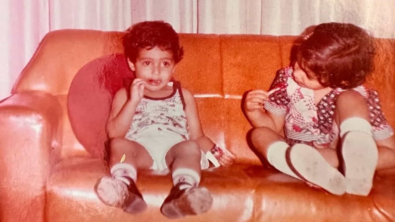 ಈ ಫೋಟೋದಲ್ಲಿರುವ ಬಾಲಕ ಈಗ ಸ್ಟಾರ್ ನಟ; ಯಾರೆಂದು ಪತ್ತೆ ಹಚ್ಚುತ್ತೀರಾ? ಈ ಫೋಟೋದಲ್ಲಿರುವ ಬಾಲಕ ಈಗ ಸ್ಟಾರ್ ನಟ; ಯಾರೆಂದು ಪತ್ತೆ ಹಚ್ಚುತ್ತೀರಾ?