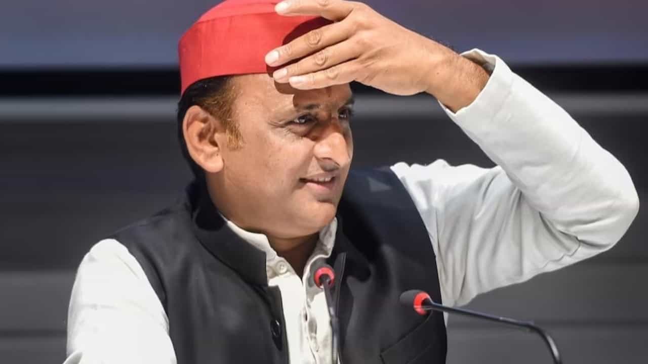 ಉತ್ತರ ಪ್ರದೇಶದ ಅಕ್ರಮ ಗಣಿಗಾರಿಕೆ ಪ್ರಕರಣ: ಅಖಿಲೇಶ್ ಯಾದವ್ಗೆ ಸಿಬಿಐ ಸಮನ್ಸ್ ಉತ್ತರ ಪ್ರದೇಶದ ಅಕ್ರಮ ಗಣಿಗಾರಿಕೆ ಪ್ರಕರಣ: ಅಖಿಲೇಶ್ ಯಾದವ್ಗೆ ಸಿಬಿಐ ಸಮನ್ಸ್