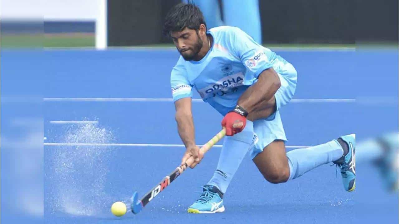 ಮದುವೆಯಾಗುವುದಾಗಿ ನಂಬಿಸಿ ವಂಚನೆ ಆರೋಪ; ಹಾಕಿ ತಂಡದ ಡಿಫೆಂಡರ್ ವರುಣ್ ಕುಮಾರ್ ವಿರುದ್ಧ ದೂರು ದಾಖಲು ಮದುವೆಯಾಗುವುದಾಗಿ ನಂಬಿಸಿ ವಂಚನೆ ಆರೋಪ; ಹಾಕಿ ತಂಡದ ಡಿಫೆಂಡರ್ ವರುಣ್ ಕುಮಾರ್ ವಿರುದ್ಧ ದೂರು ದಾಖಲು