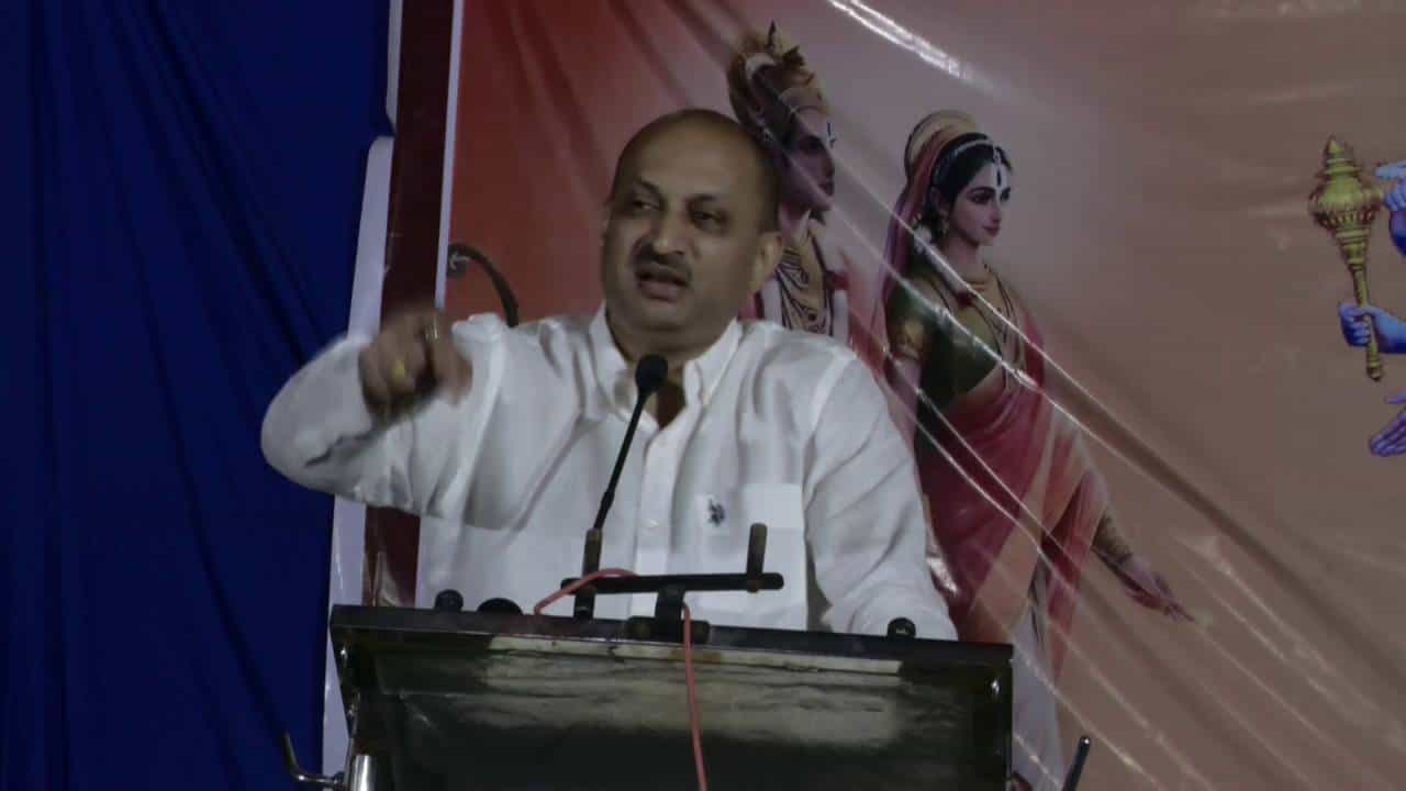 ದೇವಸ್ಥಾನ ಕಟ್ಟಲು ಅನುಮತಿಗಾಗಿ ಭಿಕ್ಷೆ ಬೇಡಬೇಕು, ಚರ್ಚ್, ಮಸೀದಿಗೆ ಯಾರ ಅನುಮತಿ ಬೇಡ: ಅನಂತಕುಮಾರ್ ಹೆಗಡೆ ದೇವಸ್ಥಾನ ಕಟ್ಟಲು ಅನುಮತಿಗಾಗಿ ಭಿಕ್ಷೆ ಬೇಡಬೇಕು, ಚರ್ಚ್, ಮಸೀದಿಗೆ ಯಾರ ಅನುಮತಿ ಬೇಡ: ಅನಂತಕುಮಾರ್ ಹೆಗಡೆ
