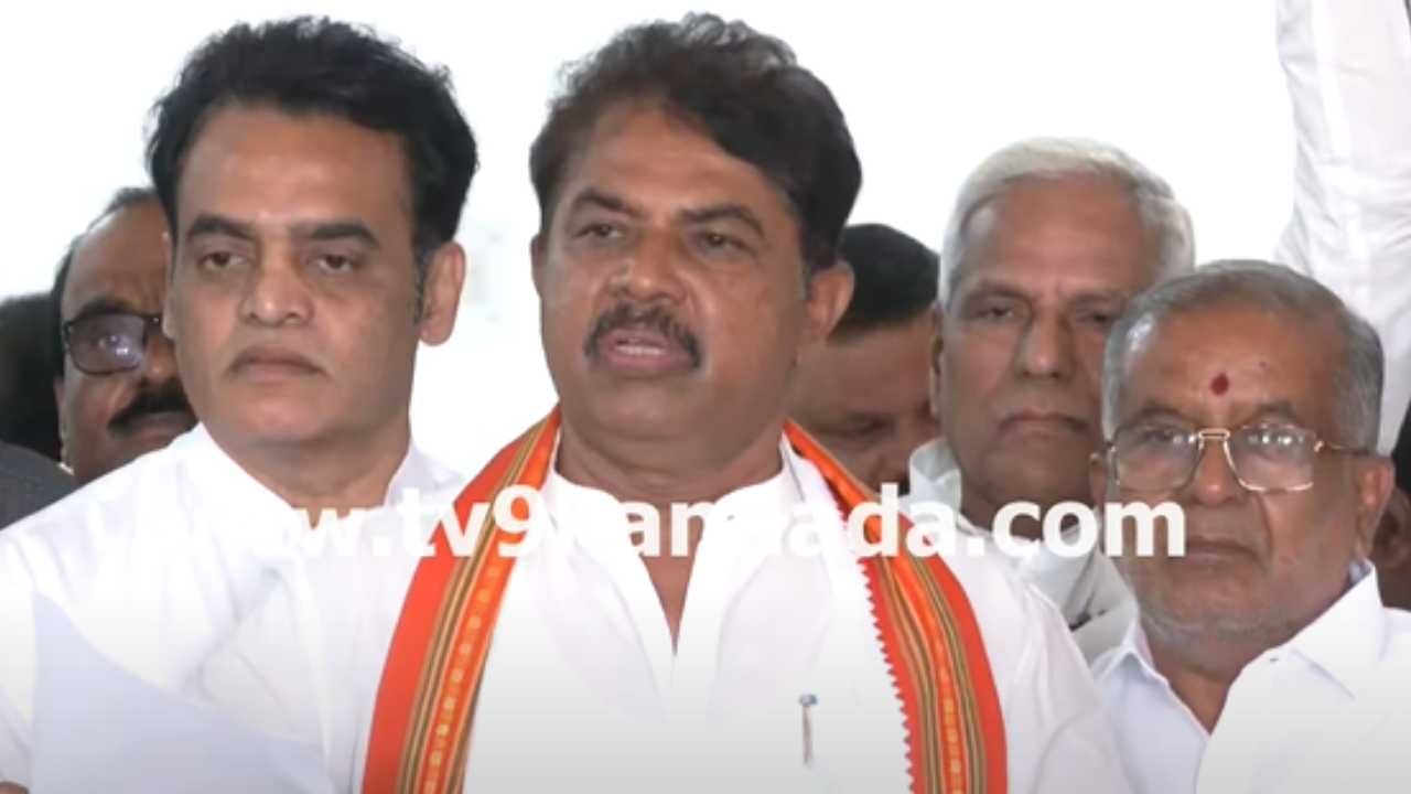 ಒಂದು ವಾರದಿಂದ ಕಾಂಗ್ರೆಸ್ಗೆ ಚಳಿ, ಜ್ವರ ಬಿಡಿಸಿದ್ದೀವಿ: ವಿಪಕ್ಷ ನಾಯಕ ಆರ್ ಅಶೋಕ್ ಒಂದು ವಾರದಿಂದ ಕಾಂಗ್ರೆಸ್ಗೆ ಚಳಿ, ಜ್ವರ ಬಿಡಿಸಿದ್ದೀವಿ: ವಿಪಕ್ಷ ನಾಯಕ ಆರ್ ಅಶೋಕ್