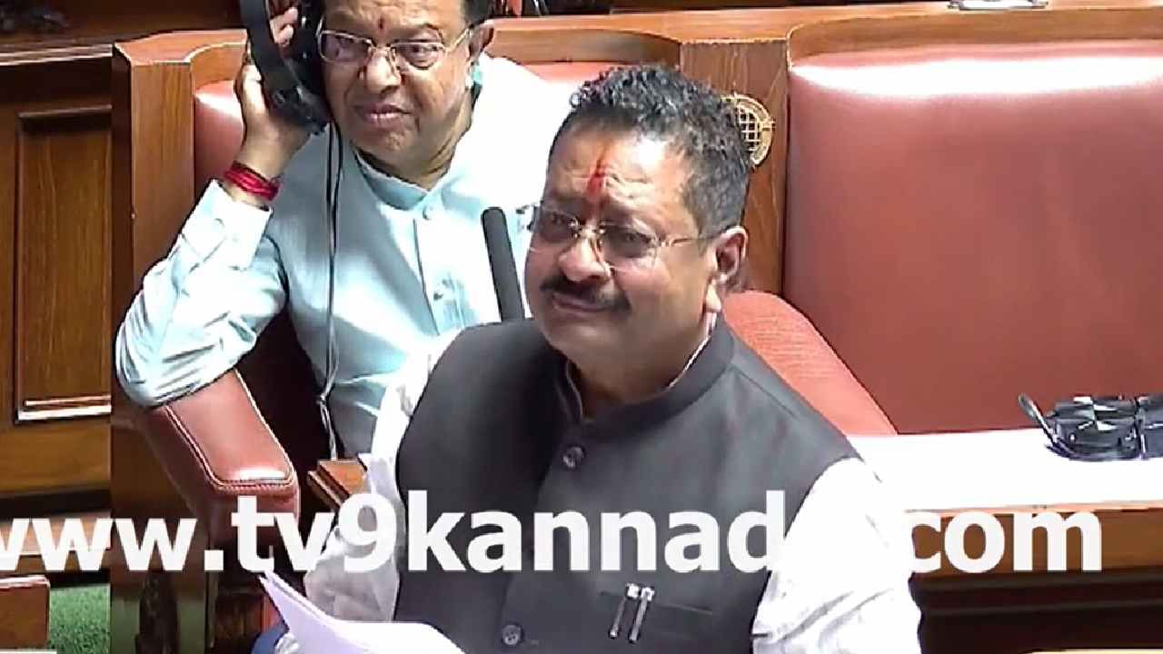 ದೇವಾಲಯಗಳ ಆದಾಯ ಗ್ಯಾರಂಟಿ ಯೋಜನೆಗಳಿಗೆ ಬಳಕೆ: ಯತ್ನಾಳ್ ಗಂಭೀರ ಆರೋಪ ದೇವಾಲಯಗಳ ಆದಾಯ ಗ್ಯಾರಂಟಿ ಯೋಜನೆಗಳಿಗೆ ಬಳಕೆ: ಯತ್ನಾಳ್ ಗಂಭೀರ ಆರೋಪ