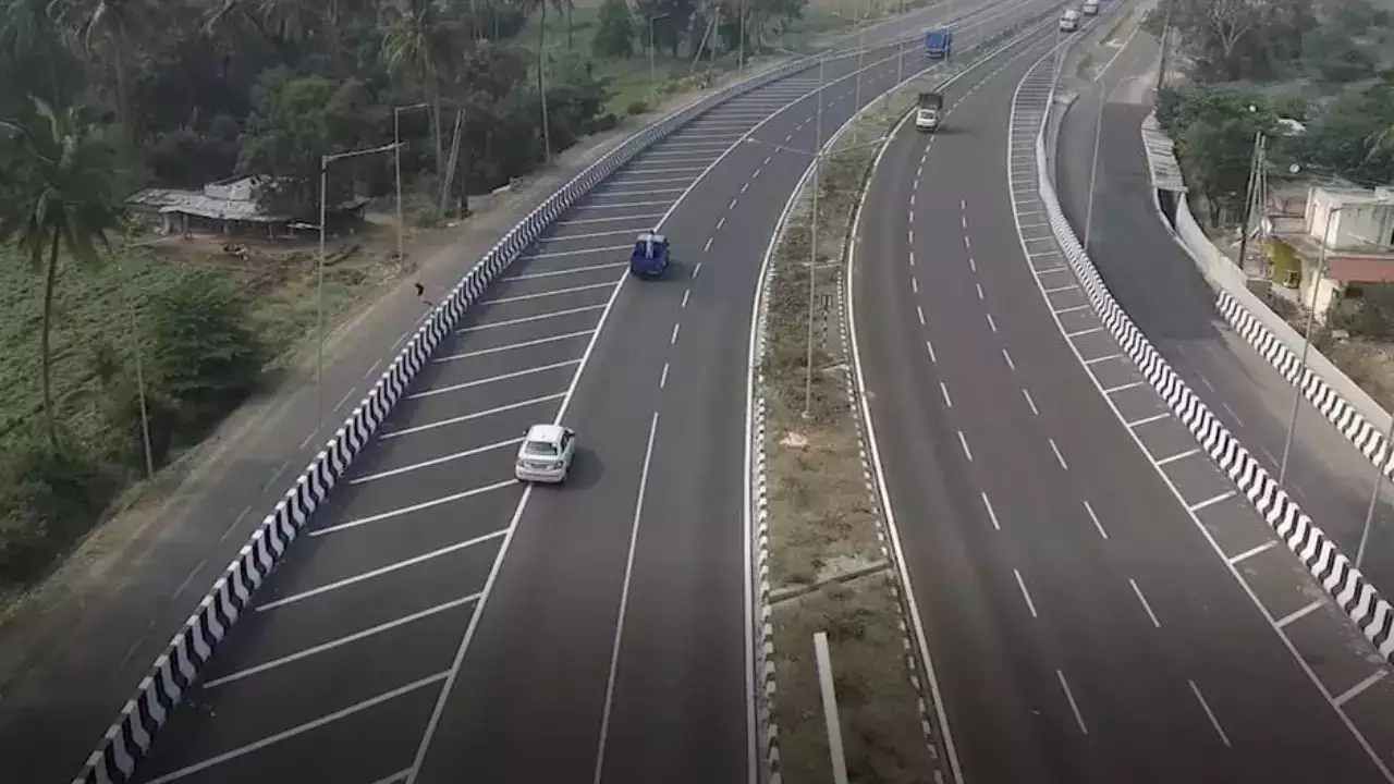 Bengaluru-Chennai Expressway: ವರ್ಷಾಂತ್ಯದ ವೇಳೆಗೆ ಬೆಂಗಳೂರು-ಚೆನ್ನೈ ಎಕ್ಸ್ಪ್ರೆಸ್ವೇ ಉದ್ಘಾಟನೆ; ಟೋಲ್ ಶುಲ್ಕ ಎಷ್ಟು? Bengaluru-Chennai Expressway: ವರ್ಷಾಂತ್ಯದ ವೇಳೆಗೆ ಬೆಂಗಳೂರು-ಚೆನ್ನೈ ಎಕ್ಸ್ಪ್ರೆಸ್ವೇ ಉದ್ಘಾಟನೆ; ಟೋಲ್ ಶುಲ್ಕ ಎಷ್ಟು?