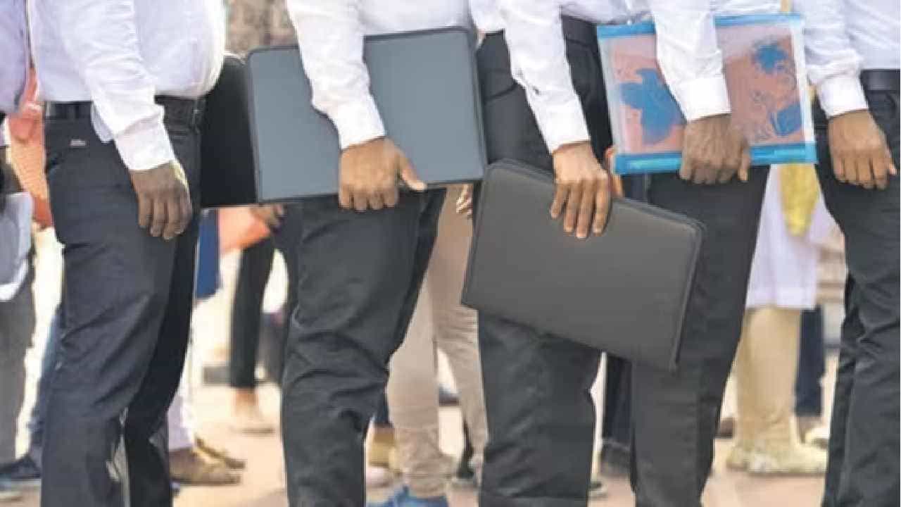 Bangalore job fair: ಫೆ.26 ರಿಂದ ಎರಡು ದಿನ ಬೆಂಗಳೂರಿನಲ್ಲಿ 'ಯುವ ಸಮೃದ್ಧಿ ಸಮ್ಮೇಳನ' ಉದ್ಯೋಗ ಮೇಳ Bangalore job fair: ಫೆ.26 ರಿಂದ ಎರಡು ದಿನ ಬೆಂಗಳೂರಿನಲ್ಲಿ 'ಯುವ ಸಮೃದ್ಧಿ ಸಮ್ಮೇಳನ' ಉದ್ಯೋಗ ಮೇಳ