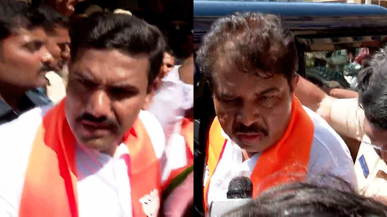 ಸಿಎಂ ಸಿದ್ದರಾಮಯ್ಯ ಕಚೇರಿಯೊಳಗೆ ನುಗ್ಗಲು, ವಿಧಾನಸೌಧದ ದಕ್ಷಿಣ ದ್ವಾರಕ್ಕೆ ಬೀಗ ಹಾಕಲು ಯತ್ನಿಸಿದ ಅಶೋಕ್, ವಿಜಯೇಂದ್ರ ಸಿಎಂ ಸಿದ್ದರಾಮಯ್ಯ ಕಚೇರಿಯೊಳಗೆ ನುಗ್ಗಲು, ವಿಧಾನಸೌಧದ ದಕ್ಷಿಣ ದ್ವಾರಕ್ಕೆ ಬೀಗ ಹಾಕಲು ಯತ್ನಿಸಿದ ಅಶೋಕ್, ವಿಜಯೇಂದ್ರ