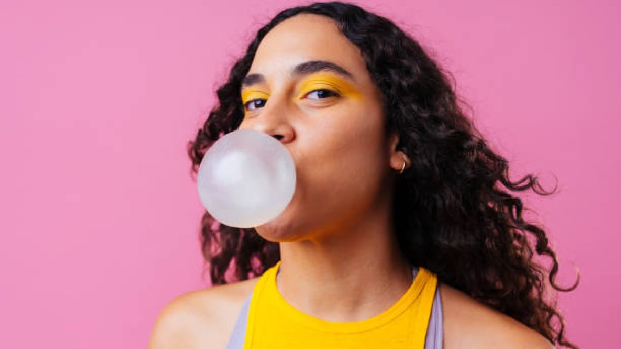 ಚೂಯಿಂಗ್ ಗಮ್ ಅಗಿಯುವುದರಿಂದಾಗುವ ಅಪಾಯಗಳೇನು? Kannada News Health Tips