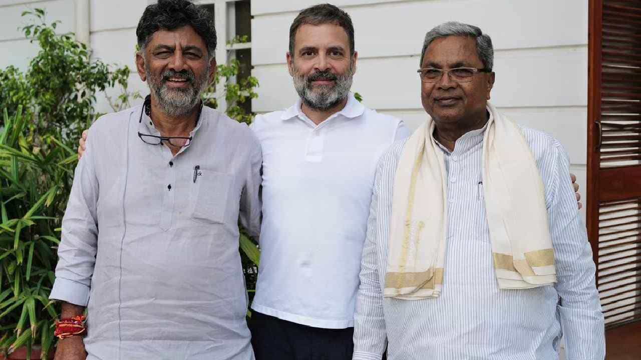 ರಾಹುಲ್ ಗಾಂಧಿ, ಸಿದ್ದರಾಮಯ್ಯ, ಡಿಕೆಶಿಗೆ ಸಮನ್ಸ್: ಖುದ್ದು ಹಾಜರಿಗೆ ಕೋರ್ಟ್ ಸೂಚನೆ ರಾಹುಲ್ ಗಾಂಧಿ, ಸಿದ್ದರಾಮಯ್ಯ, ಡಿಕೆಶಿಗೆ ಸಮನ್ಸ್: ಖುದ್ದು ಹಾಜರಿಗೆ ಕೋರ್ಟ್ ಸೂಚನೆ