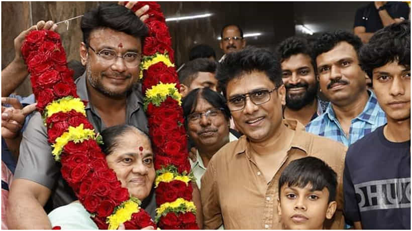 ದರ್ಶನ್ ನಟನೆಯ ‘ಡೆವಿಲ್’ ಬಗ್ಗೆ ಹರಡಿದ ಗಾಳಿಸುದ್ದಿಗೆ ನಿರ್ದೇಶಕ ಪ್ರಕಾಶ್ ವೀರ್ ಪ್ರತಿಕ್ರಿಯೆ