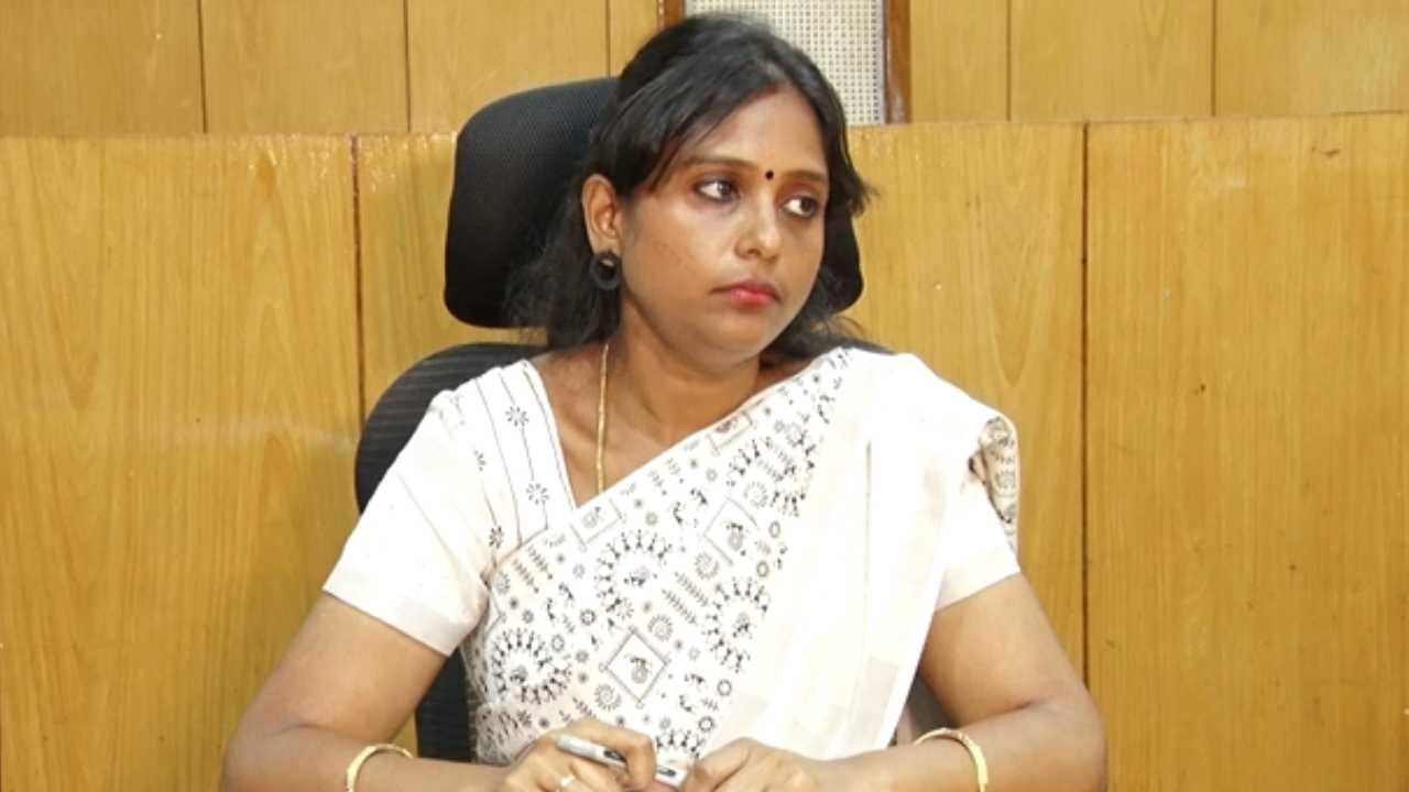 ಬರಗಾಲ ಎದುರಿಸಲು ತುಮಕೂರು ಜಿಲ್ಲಾಡಳಿತ ಸಿದ್ಧತೆ: ಕುಡಿಯುವ ನೀರು ಒದಗಿಸಲು 1 ಕೋಟಿ ರೂ. ಬಿಡುಗಡೆ ಬರಗಾಲ ಎದುರಿಸಲು ತುಮಕೂರು ಜಿಲ್ಲಾಡಳಿತ ಸಿದ್ಧತೆ: ಕುಡಿಯುವ ನೀರು ಒದಗಿಸಲು 1 ಕೋಟಿ ರೂ. ಬಿಡುಗಡೆ