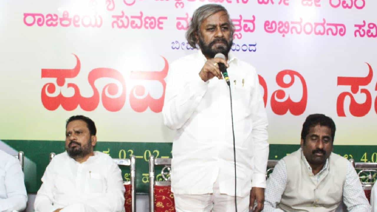 ಸ್ವಾತಂತ್ರ್ಯ ಪೂರ್ವದಲ್ಲಿ ಗುತ್ತಿಗೆ ಕೊಟ್ಟಿದ್ದ 7 ಸಾವಿರ ಎಕರೆ ಅರಣ್ಯ ಪ್ರದೇಶ ಮರು ವಶಕ್ಕೆ: ಈಶ್ವರ್ ಖಂಡ್ರೆ ಸ್ವಾತಂತ್ರ್ಯ ಪೂರ್ವದಲ್ಲಿ ಗುತ್ತಿಗೆ ಕೊಟ್ಟಿದ್ದ 7 ಸಾವಿರ ಎಕರೆ ಅರಣ್ಯ ಪ್ರದೇಶ ಮರು ವಶಕ್ಕೆ: ಈಶ್ವರ್ ಖಂಡ್ರೆ