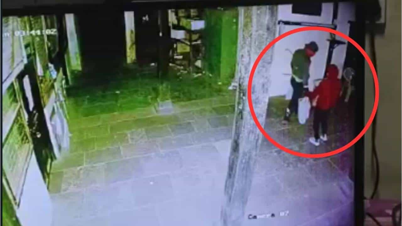 ಲೋಕಸಭೆ ಚುನಾವಣೆಗೆ ಕೆಲವೇ ತಿಂಗಳುಗಳು ಬಾಕಿ, ಪುಣೆಯಲ್ಲಿ ಇವಿಯಂ ಯಂತ್ರ ಕಳ್ಳತನ ಲೋಕಸಭೆ ಚುನಾವಣೆಗೆ ಕೆಲವೇ ತಿಂಗಳುಗಳು ಬಾಕಿ, ಪುಣೆಯಲ್ಲಿ ಇವಿಯಂ ಯಂತ್ರ ಕಳ್ಳತನ