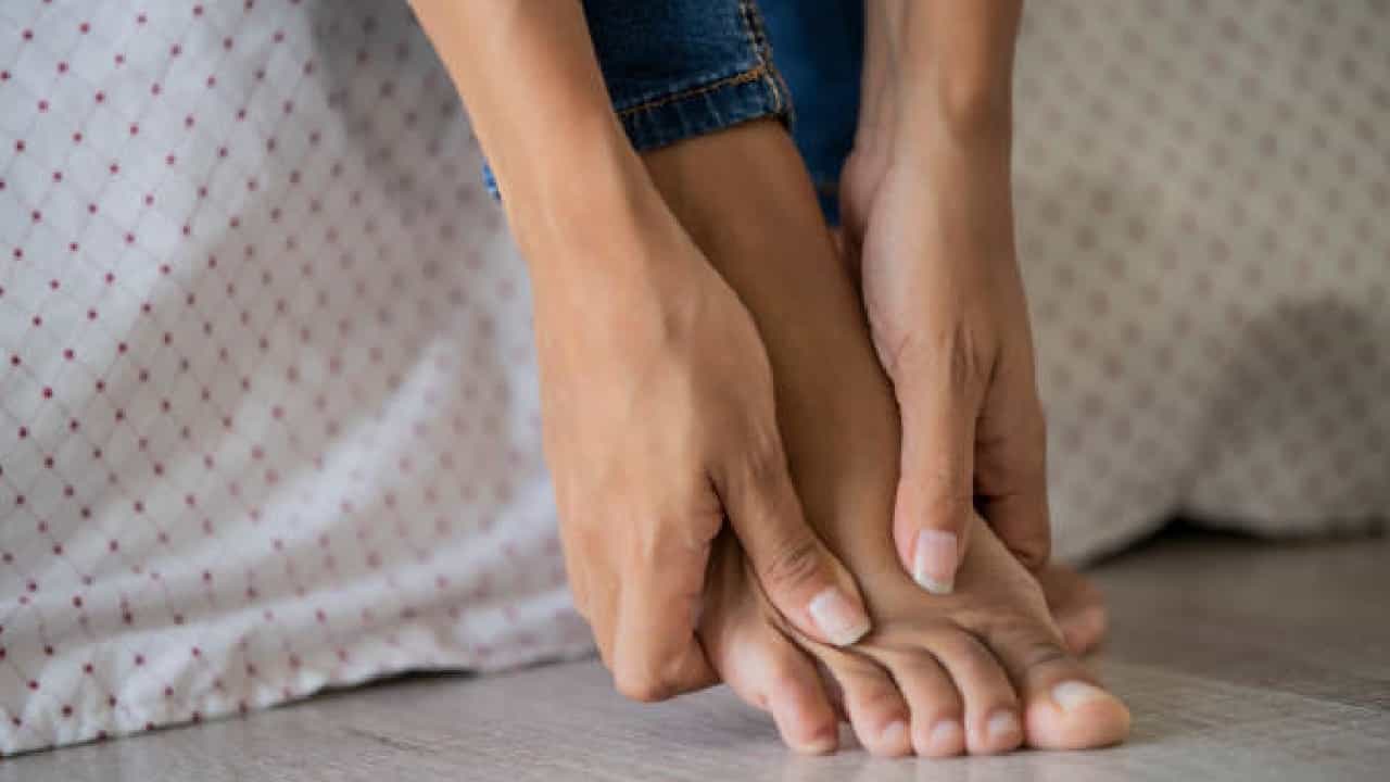 Foot Care: ಪಾದಗಳು ಕಪ್ಪಾಗದಂತೆ ನೋಡಿಕೊಳ್ಳುವುದು ಹೇಗೆ? Foot Care: ಪಾದಗಳು ಕಪ್ಪಾಗದಂತೆ ನೋಡಿಕೊಳ್ಳುವುದು ಹೇಗೆ?