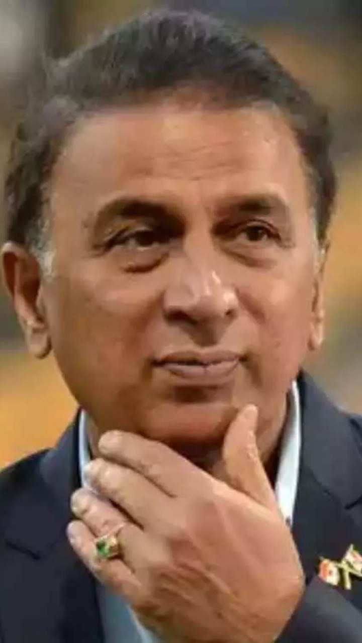 ಸುನಿಲ್ ಗವಾಸ್ಕರ್ 2ನೇ ಟೆಸ್ಟ್ ಪಂದ್ಯದ ಮೊದಲ ದಿನ ಕಾಮೆಂಟರಿ ಮಾಡುತ್ತಿದ್ದರು. ಆದರೆ ಅತ್ತೆಯ ಸಾವಿನ ಸುದ್ದಿ ತಿಳಿದ ತಕ್ಷಣ ಕಾನ್ಪುರಕ್ಕೆ ತೆರಳ ಬೇಕಾಯಿತು.