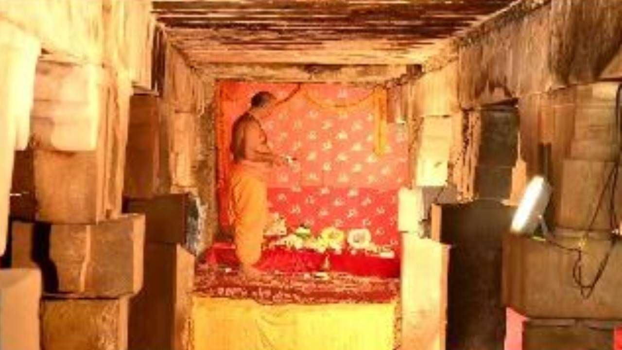 ಗ್ಯಾನವಾಪಿ ಮಸೀದಿ ನೆಲಮಾಳಿಗೆಯಲ್ಲಿ ಪೂಜಾ ಕೈಂಕರ್ಯಗಳು ಆರಂಭ, ವಿಡಿಯೋ ಶೇರ್ ಮಾಡಿದ ವಕೀಲ ಜೈನ್ ಗ್ಯಾನವಾಪಿ ಮಸೀದಿ ನೆಲಮಾಳಿಗೆಯಲ್ಲಿ ಪೂಜಾ ಕೈಂಕರ್ಯಗಳು ಆರಂಭ, ವಿಡಿಯೋ ಶೇರ್ ಮಾಡಿದ ವಕೀಲ ಜೈನ್