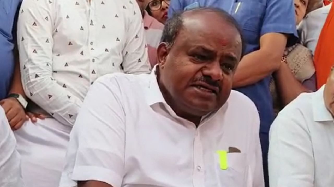 ನರೇಂದ್ರ ಮೋದಿ 3ನೇ ಬಾರಿ ಪ್ರಧಾನಿಯಾಗುವುದನ್ನು ಯಾರಿಂದಲೂ ತಡೆಯಲಾಗದು: ಹೆಚ್ಡಿ ಕುಮಾರಸ್ವಾಮಿ ನರೇಂದ್ರ ಮೋದಿ 3ನೇ ಬಾರಿ ಪ್ರಧಾನಿಯಾಗುವುದನ್ನು ಯಾರಿಂದಲೂ ತಡೆಯಲಾಗದು: ಹೆಚ್ಡಿ ಕುಮಾರಸ್ವಾಮಿ