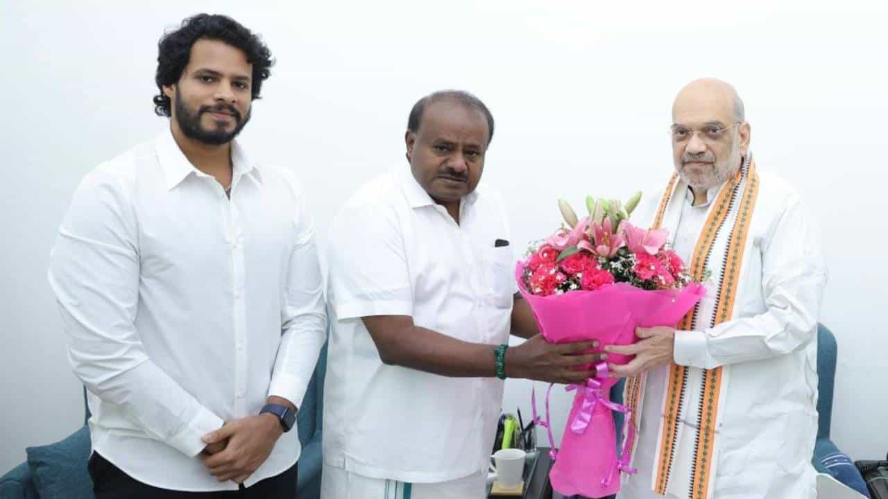 ಮಂಡ್ಯ, ಹಾಸನ, ಕೋಲಾರ ಟಿಕೆಟ್ ಜೆಡಿಎಸ್ಗೆ ಫಿಕ್ಸ್; ಹೆಚ್ಡಿ ಕುಮಾರಸ್ವಾಮಿ, ಅಮಿತ್ ಶಾ ಮಾತುಕತೆ ಮಂಡ್ಯ, ಹಾಸನ, ಕೋಲಾರ ಟಿಕೆಟ್ ಜೆಡಿಎಸ್ಗೆ ಫಿಕ್ಸ್; ಹೆಚ್ಡಿ ಕುಮಾರಸ್ವಾಮಿ, ಅಮಿತ್ ಶಾ ಮಾತುಕತೆ