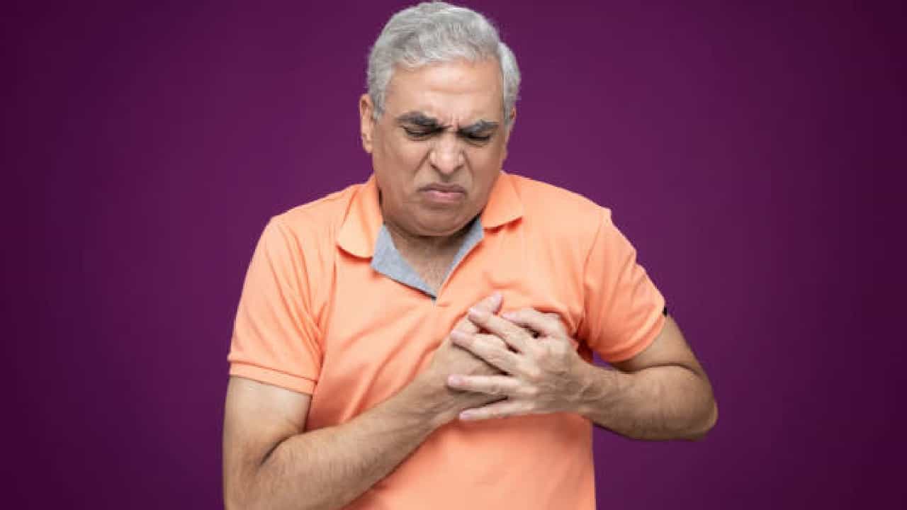 Heart Failure: ವಯಸ್ಸಾದವರಲ್ಲಿ ಹೃದಯಾಘಾತದ ಲಕ್ಷಣಗಳೇನು? Heart Failure: ವಯಸ್ಸಾದವರಲ್ಲಿ ಹೃದಯಾಘಾತದ ಲಕ್ಷಣಗಳೇನು?