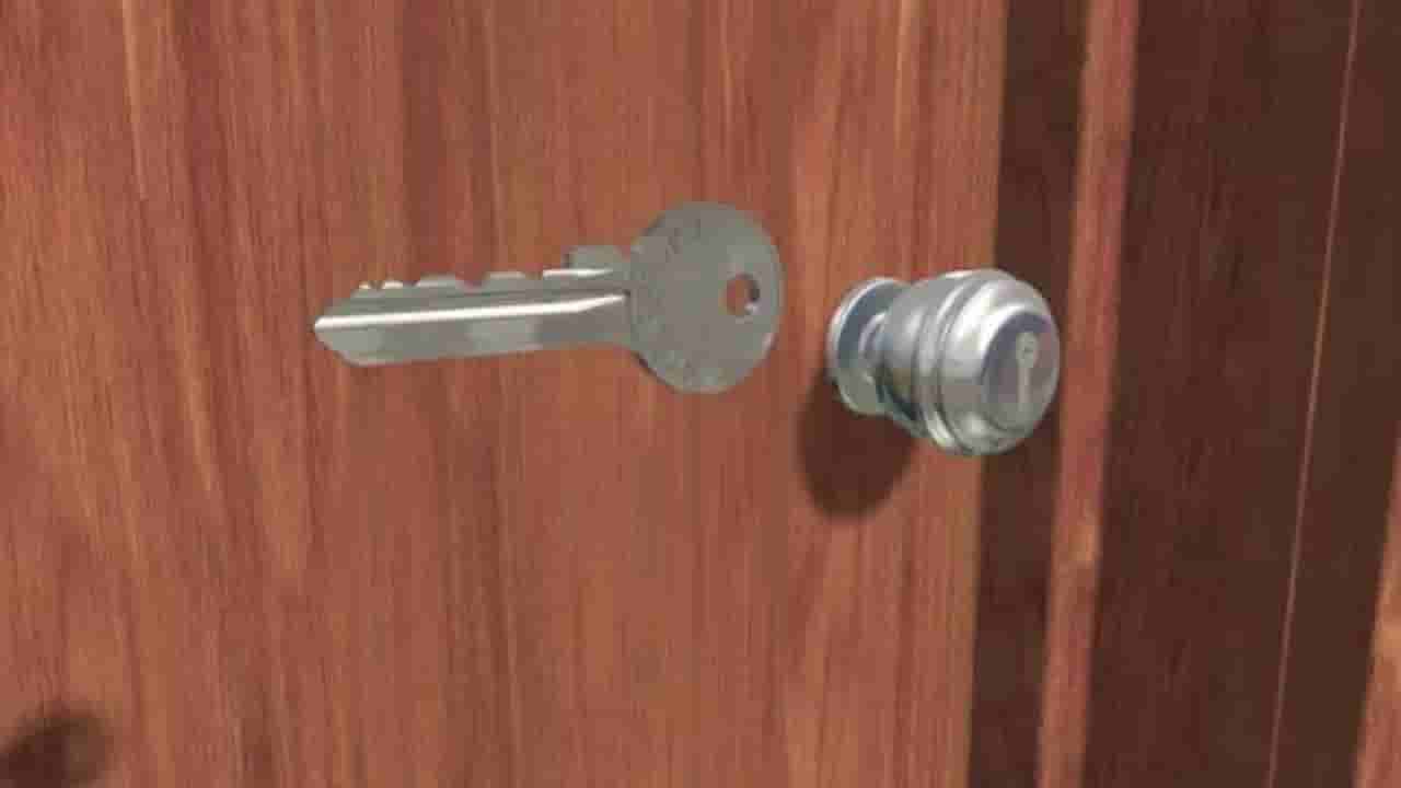 ಶೂ ಕಳ್ಳನಾಗಿದ್ದವ, ಮನೆಗಳ್ಳನಾಗಿ ಜೈಲಿ ಸೇರಿದ; ಶೂನಲ್ಲಿ ಬೀಗ ಬಚ್ಚಿಟುವ ಮುನ್ನ ಇರಲಿ ಎಚ್ಚರ