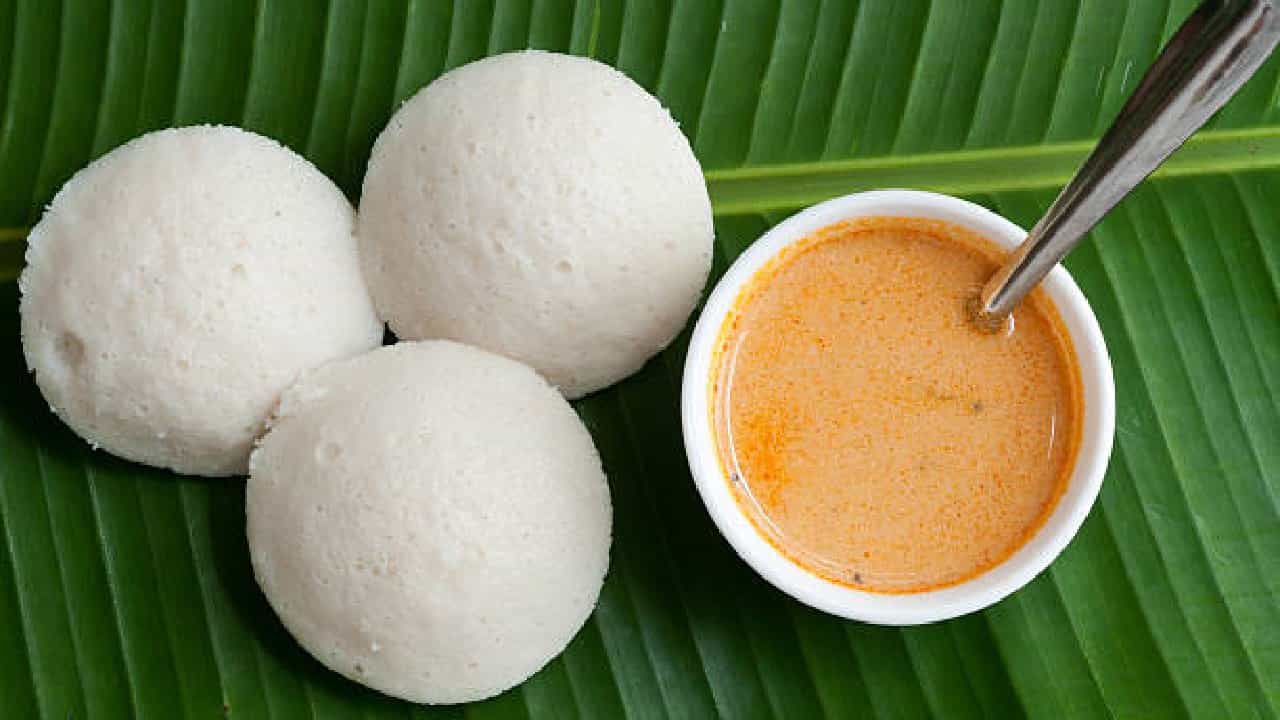 ಇಡ್ಲಿ ಪ್ರಿಯರಿಗೆ ಶಾಕಿಂಗ್ ಸುದ್ದಿ; ಇನ್ಮುಂದೆ ಈ ತಿಂಡಿ ತಿನ್ನುವಾಗ ಯೋಚಿಸಬೇಕು! ಇಡ್ಲಿ ಪ್ರಿಯರಿಗೆ ಶಾಕಿಂಗ್ ಸುದ್ದಿ; ಇನ್ಮುಂದೆ ಈ ತಿಂಡಿ ತಿನ್ನುವಾಗ ಯೋಚಿಸಬೇಕು!