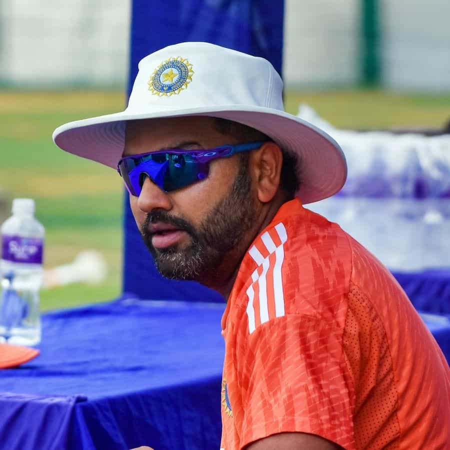 ಭಾನುವಾರ (ಫೆಬ್ರವರಿ 18) ರಾಜ್ಕೋಟ್ನಲ್ಲಿ ನಡೆದ ಮೂರನೇ ಟೆಸ್ಟ್ನಲ್ಲಿ ಇಂಗ್ಲೆಂಡ್ ಅನ್ನು 434 ರನ್ಗಳಿಂದ ಸೋಲಿಸಿದ ಭಾರತ, ಇದೀಗ ರಾಂಚಿಯ ಜೆಎಸ್ಸಿಎ ಇಂಟರ್ನ್ಯಾಶನಲ್ ಸ್ಟೇಡಿಯಂ ಕಾಂಪ್ಲೆಕ್ಸ್ನಲ್ಲಿ ನಾಲ್ಕನೇ ಟೆಸ್ಟ್ ಪಂದ್ಯಕ್ಕೆ ಸಜ್ಜಾಗುತ್ತಿದೆ. ಶುಕ್ರವಾರ (ಫೆಬ್ರವರಿ 23) ಈ ಪಂದ್ಯ ಆರಂಭವಾಗಲಿದೆ.